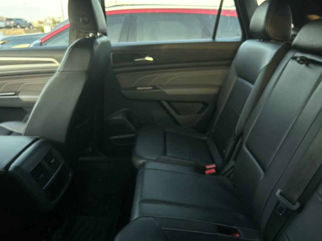 Used 2021 Volkswagen Atlas Cross Sport SE w/ Panoramic Sunroof Package FWD image 5