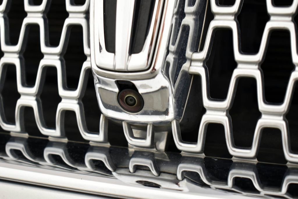 Used 2018 Lincoln Continental Reserve FWD image 6