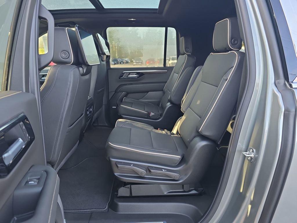 New 2026 Chevrolet Suburban Premier image 25