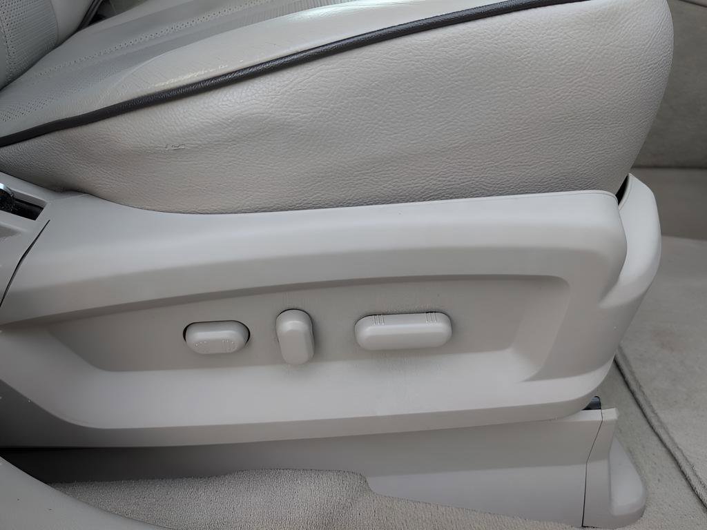 Used 2012 Lincoln MKX AWD image 37