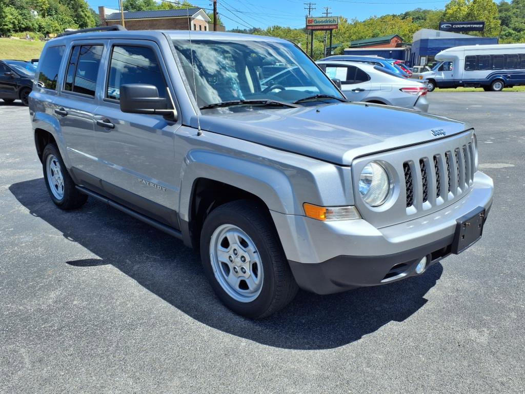 Used 2015 Jeep Patriot Sport image 7