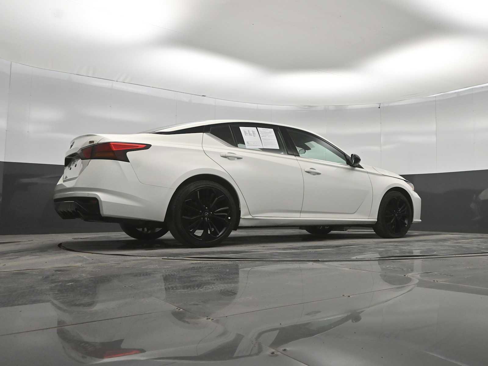 Used 2025 Nissan Altima 2.5 SR FWD image 43