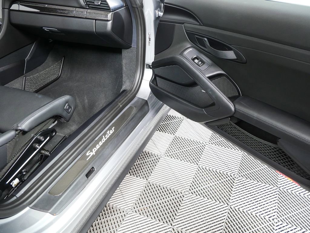 Certified 2019 Porsche 911 Speedster image 22