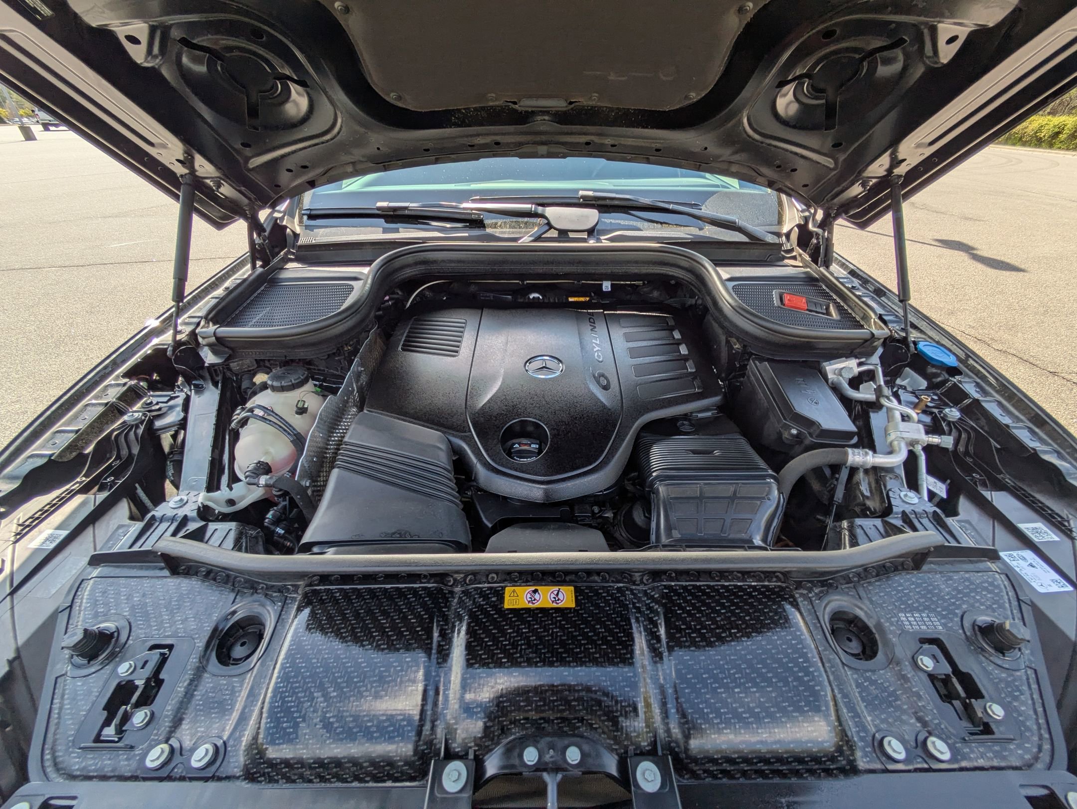 Used 2024 Mercedes-Benz GLE 450 4MATIC w/ AMG Line Exterior image 32