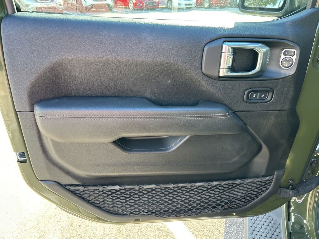 Used 2022 Jeep Wrangler Unlimited Rubicon w/ Trailer Tow Package image 25