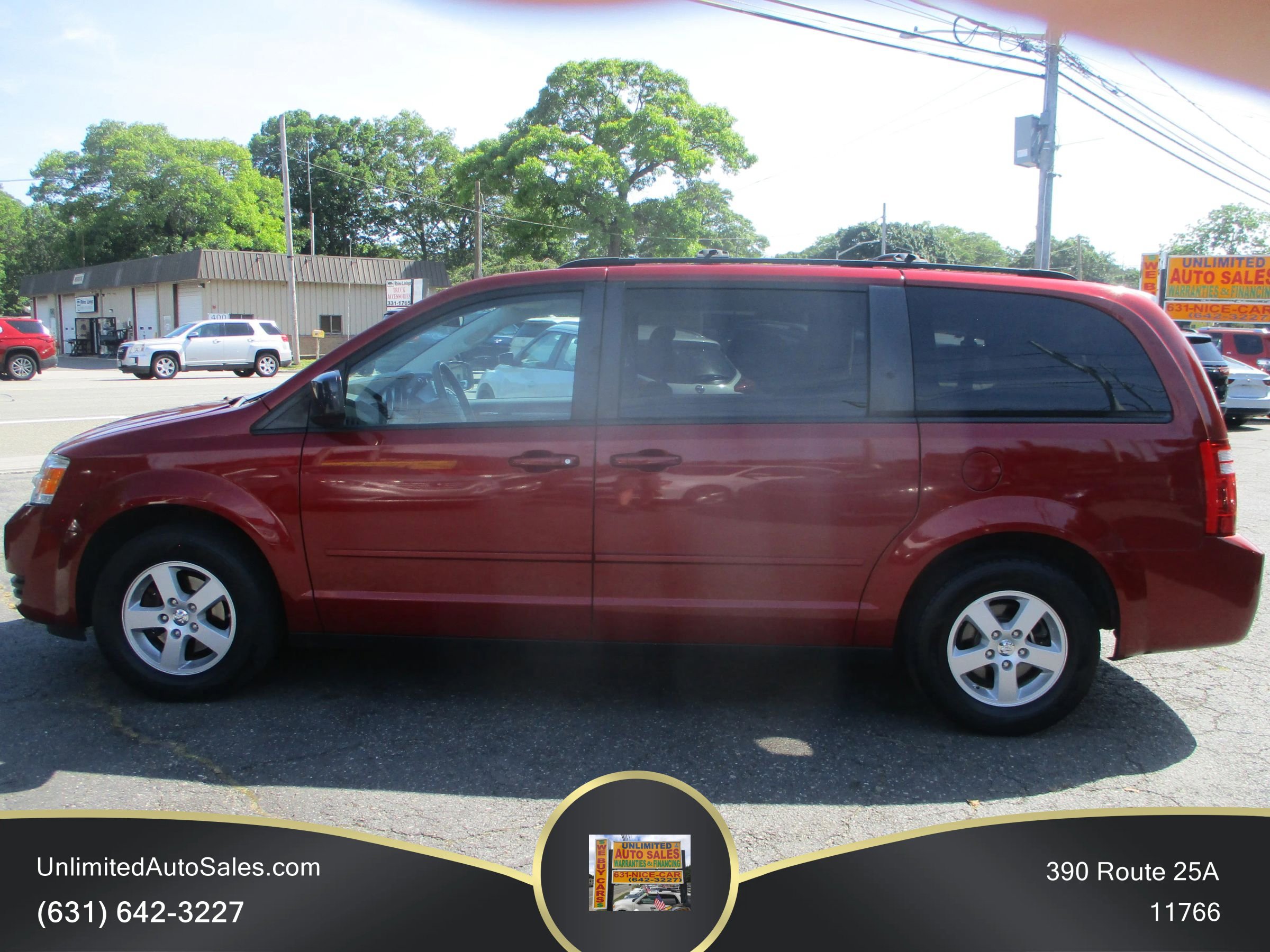 Used 2010 Dodge Grand Caravan Hero w/ Entertainment Group 1 FWD image 3