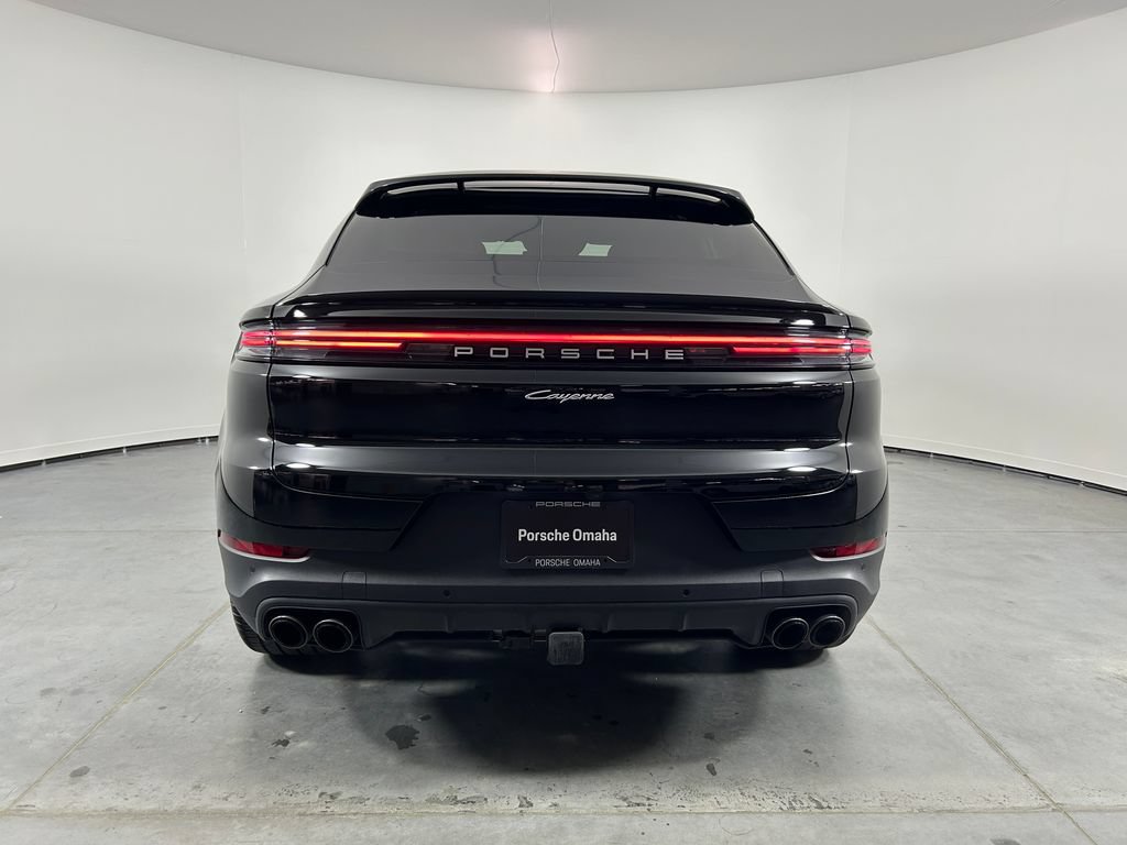Used 2024 Porsche Cayenne Coupe AWD/4WD image 6