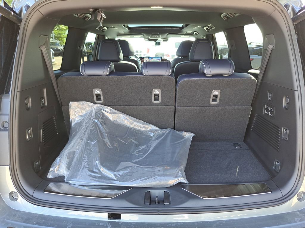 New 2026 INFINITI QX80 4WD w/ Sport Exterior Package image 17