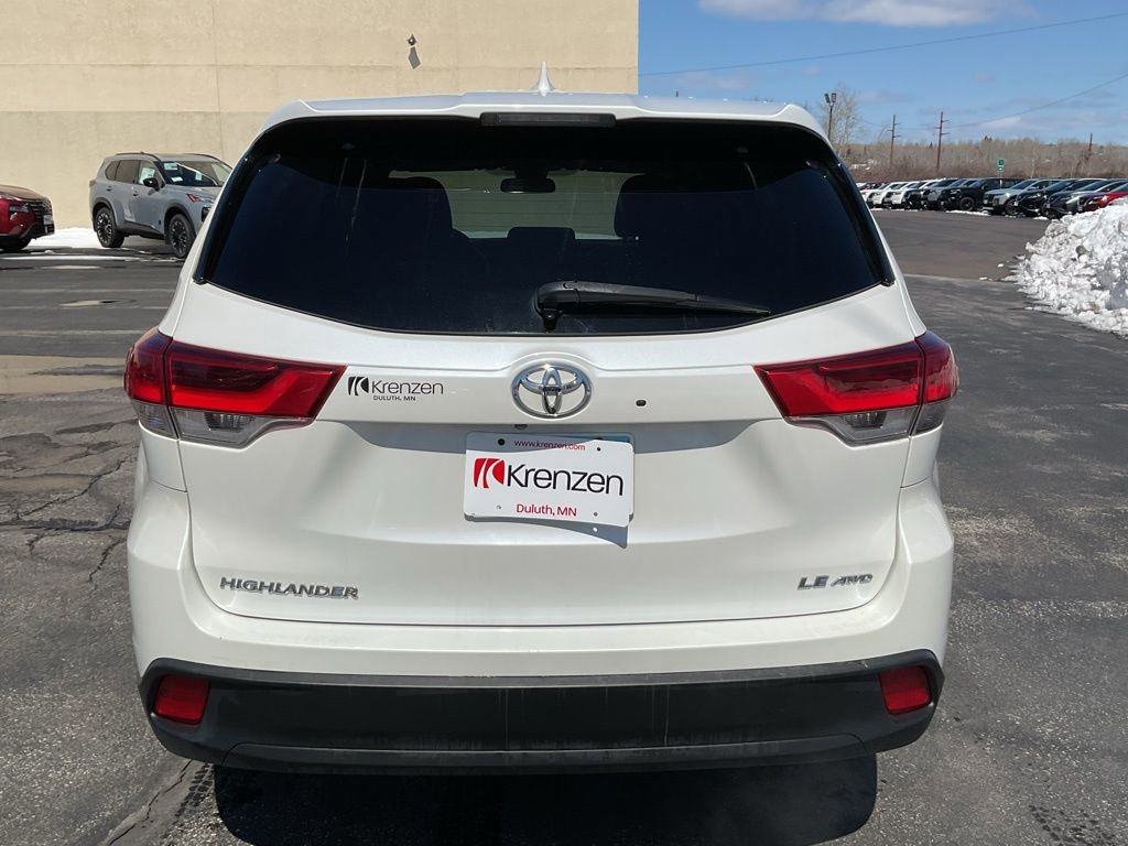 Used 2019 Toyota Highlander Plus AWD/4WD image 6