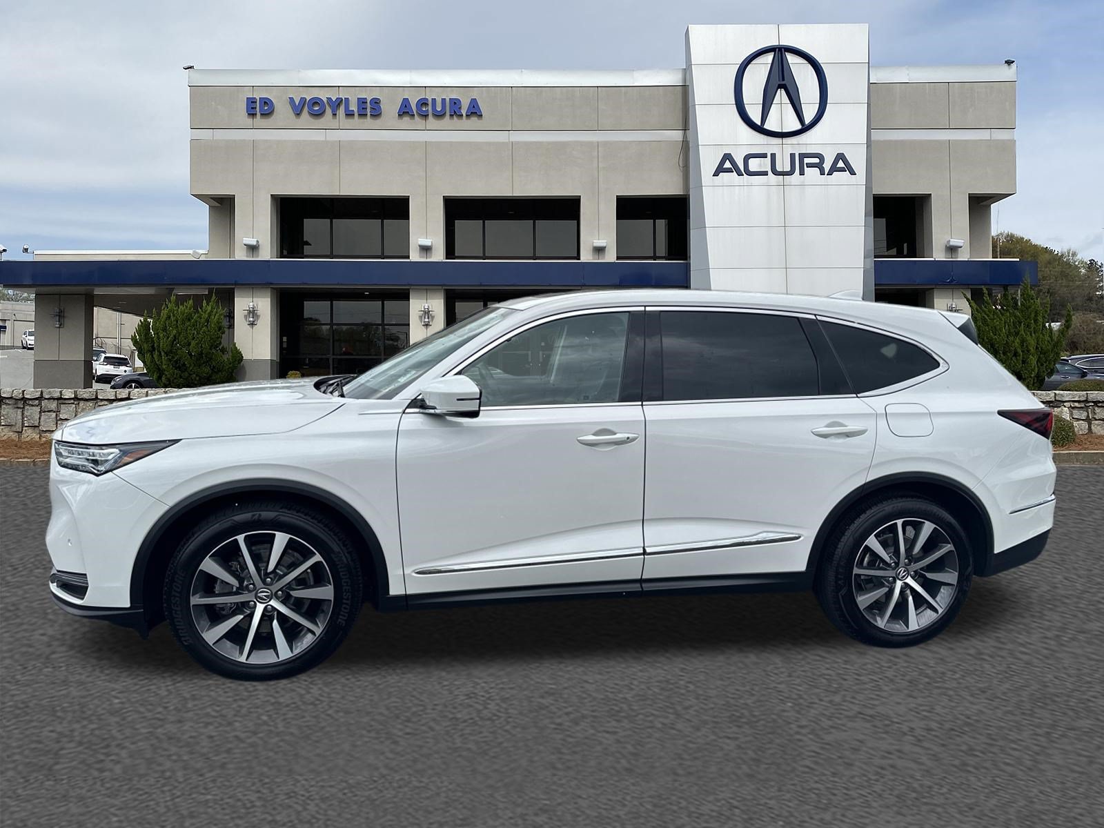 Certified 2026 Acura MDX w/ Technology Package FWD image 8