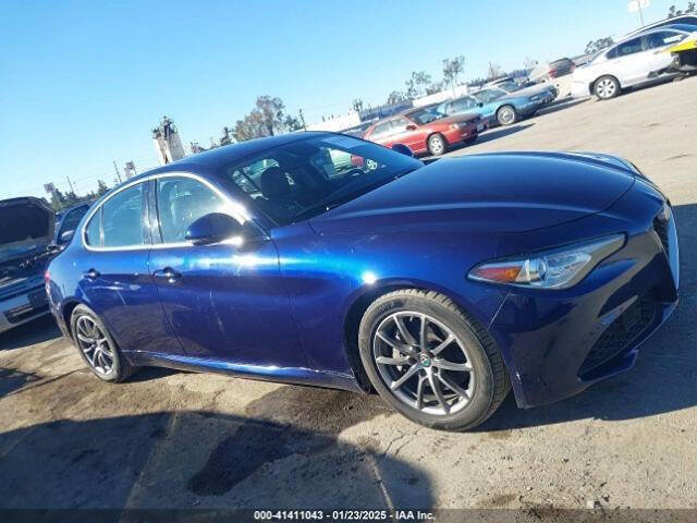 Used 2018 Alfa Romeo Giulia Base 4dr Sedan image 1