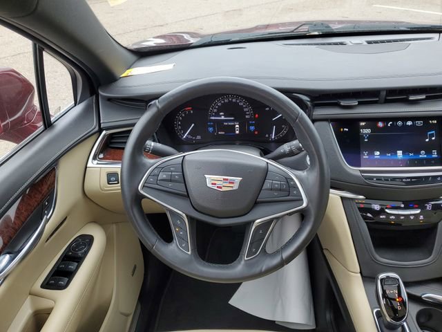 Used 2017 Cadillac XT5 Luxury w/ Driver Awareness Package AWD/4WD image 26