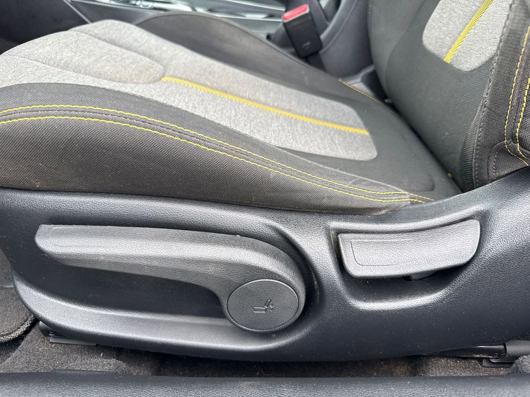 Used 2019 Hyundai Veloster Turbo R-Spec FWD image 17