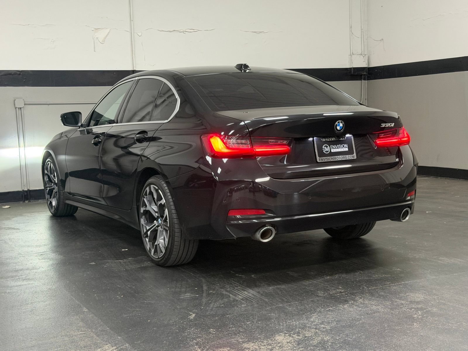 Used 2025 BMW 330i Sedan w/ Convenience Package RWD image 11