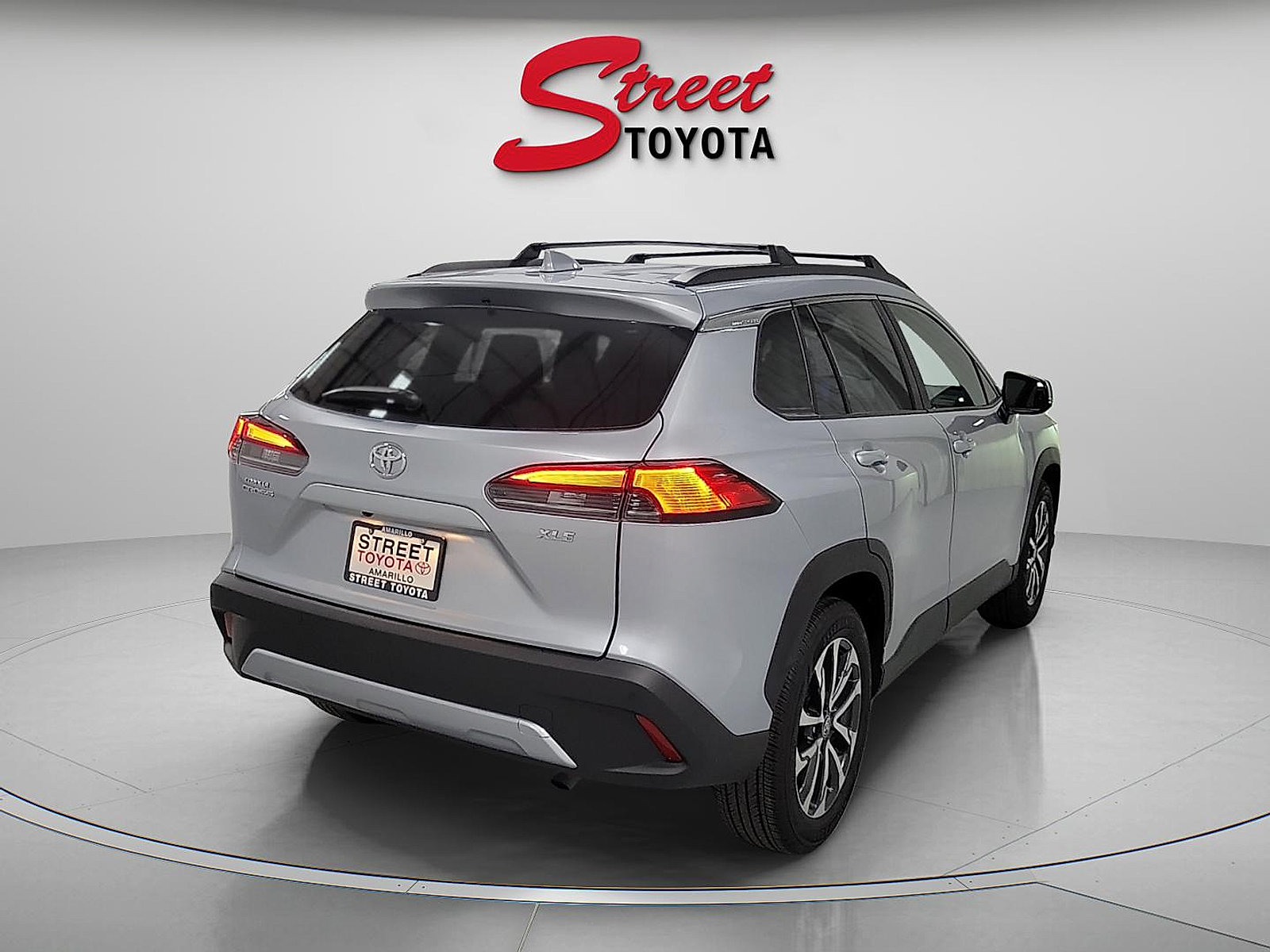 Certified 2023 Toyota Corolla Cross XLE w/ Convenience Package FWD image 4