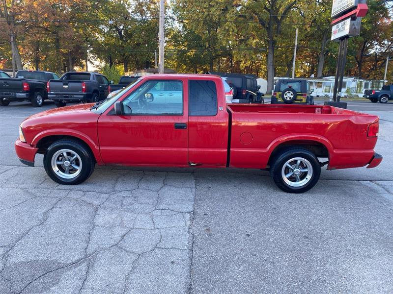 Used 2000 GMC Sonoma SL w/ Convenience Pkg image 2