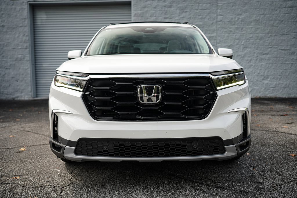 Used 2024 Honda Pilot Touring image 4