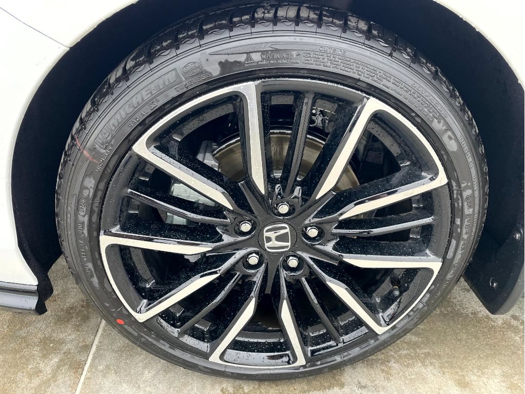 New 2026 Honda Accord Touring image 4