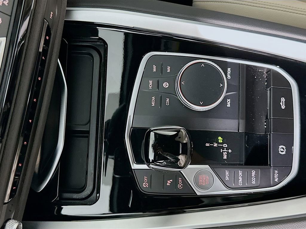 Certified 2024 BMW Z4 sDrive30i w/ Driving Assistance Package image 17