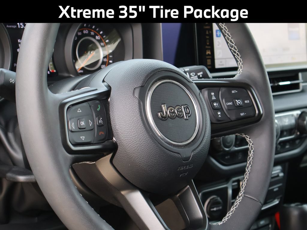 Used 2025 Jeep Wrangler Unlimited Rubicon AWD/4WD image 6