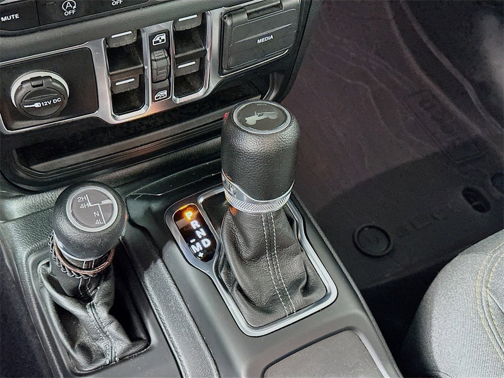 Used 2024 Jeep Wrangler Sahara w/ Technology Group image 17