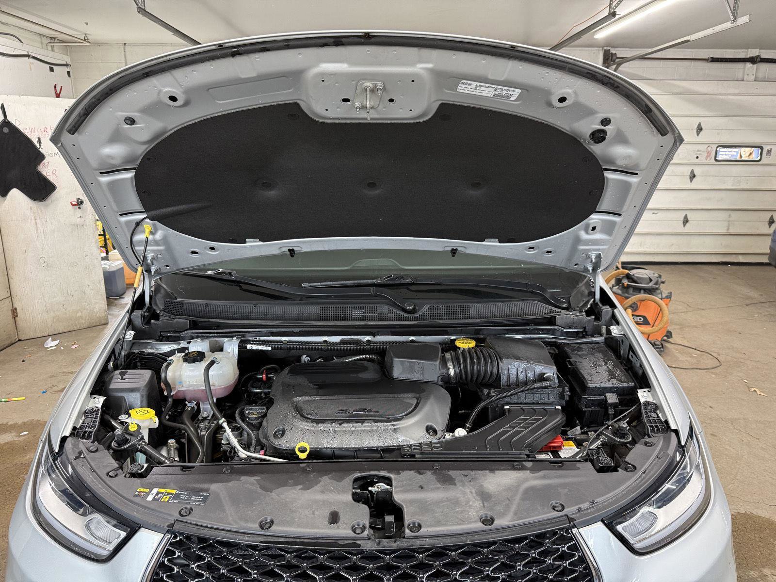 Used 2024 Chrysler Pacifica Touring-L image 25