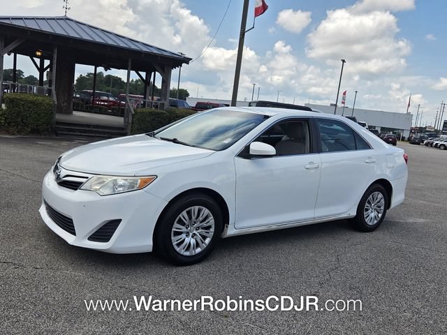 Used 2014 Toyota Camry LE FWD image 3