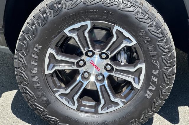 Used 2024 GMC Canyon AT4 w/ AT4 Premium Package image 43