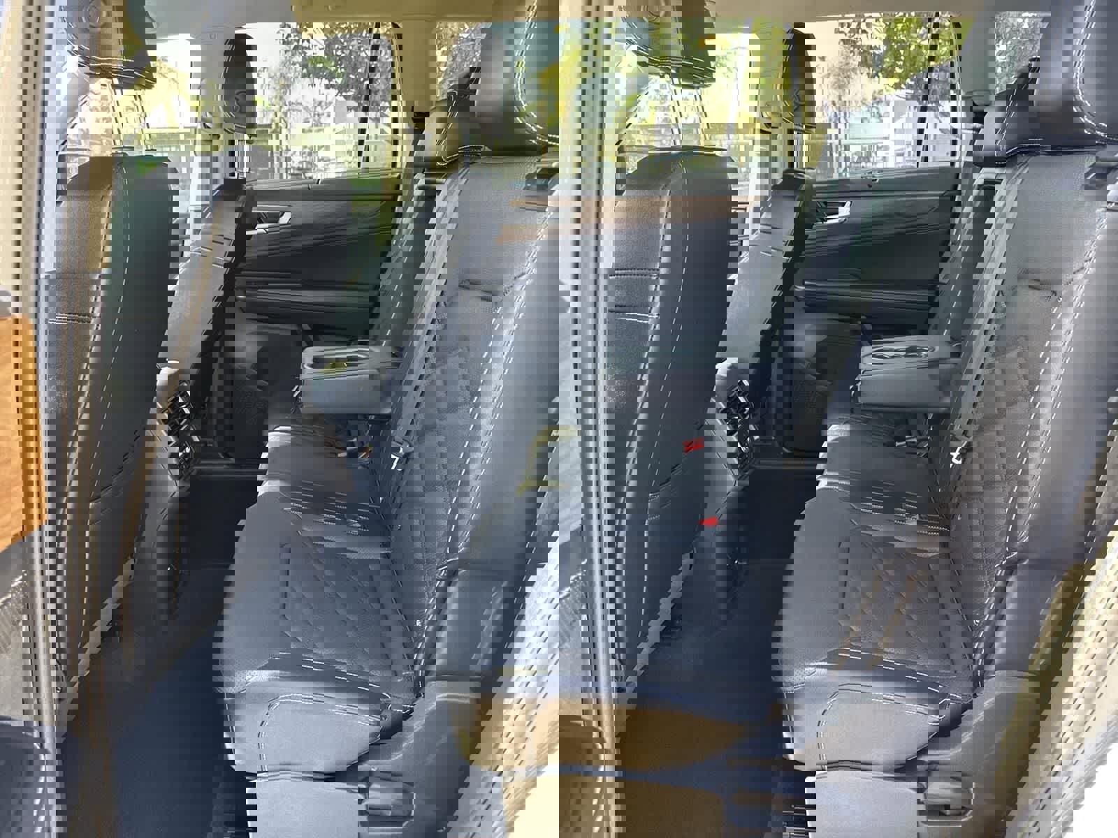 Used 2025 Volkswagen Atlas SE image 26