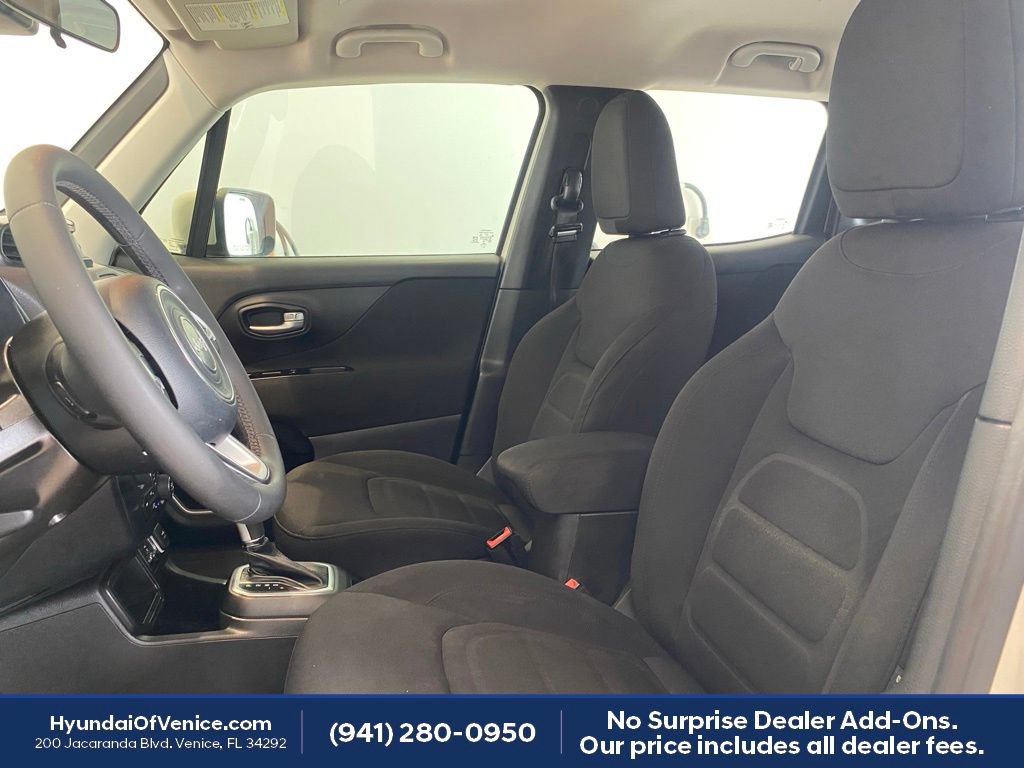 Used 2021 Jeep Renegade Latitude FWD image 2