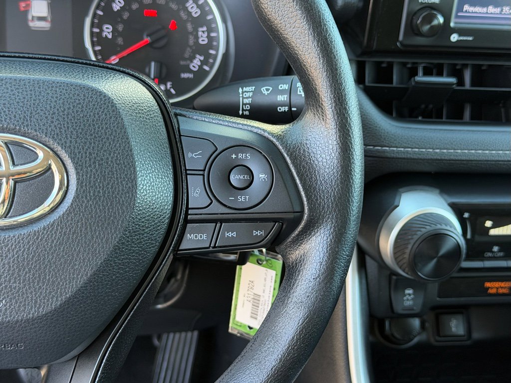 Used 2022 Toyota RAV4 LE image 22