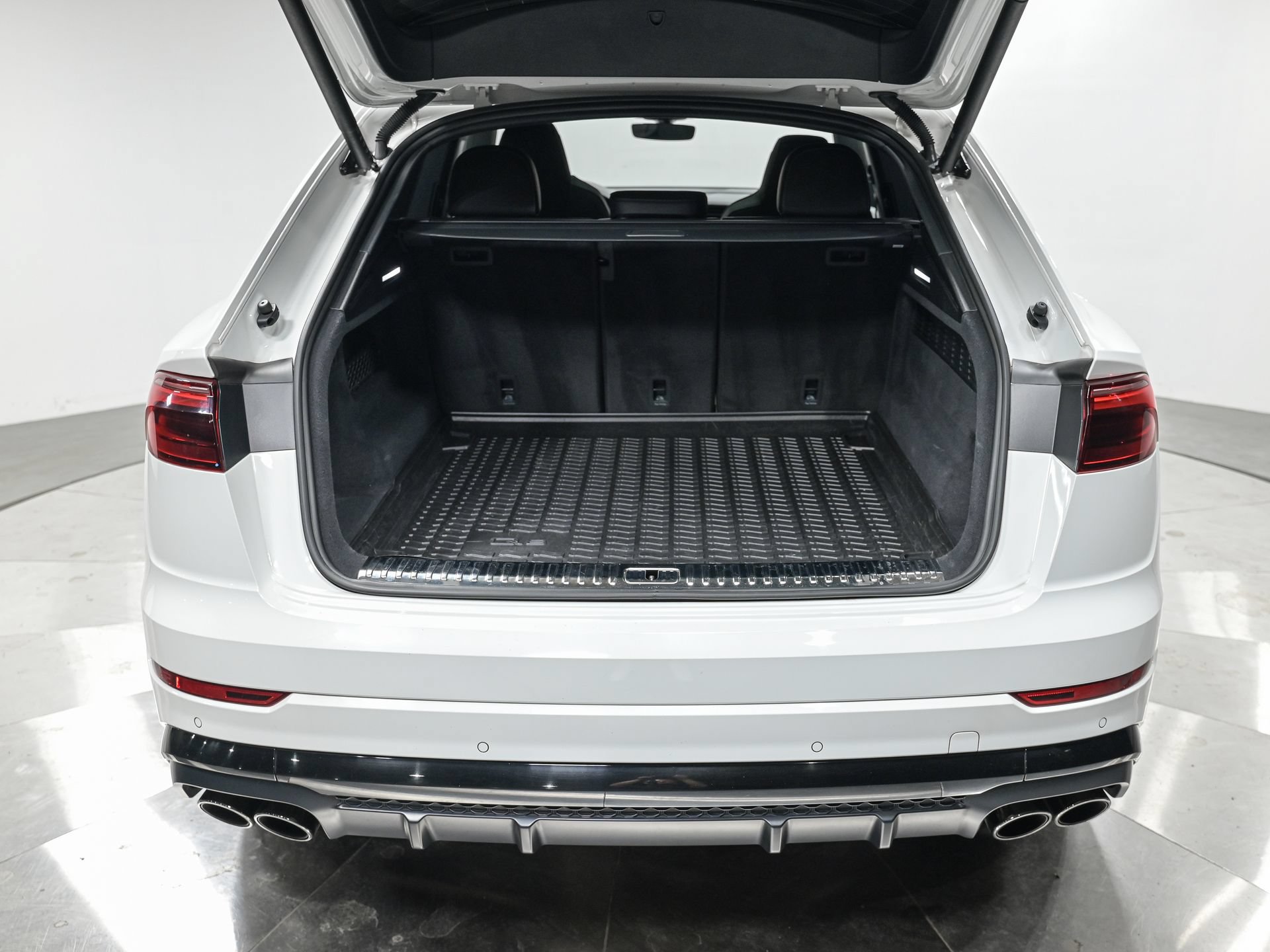 Used 2024 Audi SQ8 Premium Plus AWD/4WD image 6