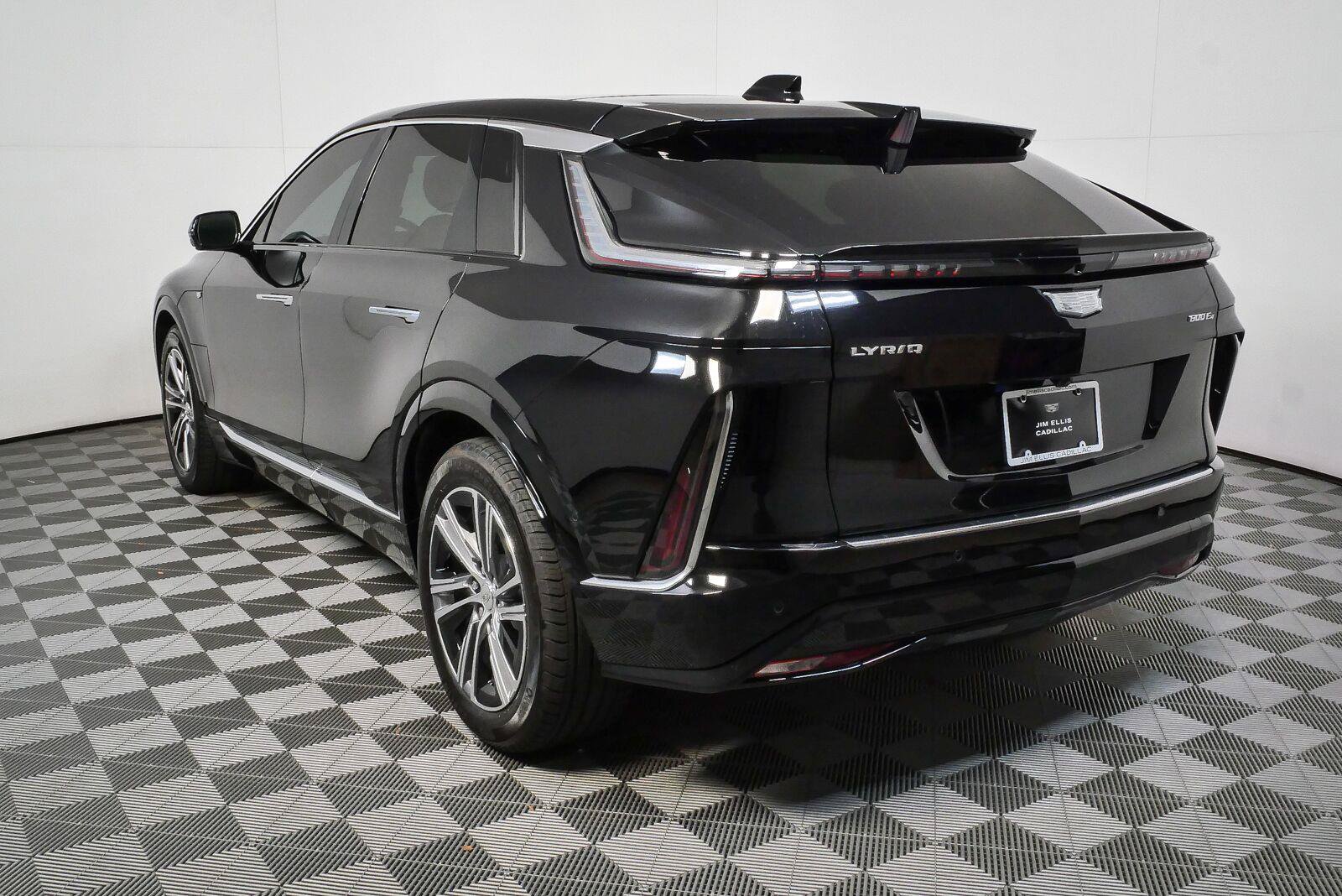 Used 2024 Cadillac Lyriq Luxury w/ Nappa Leather Package AWD/4WD image 25