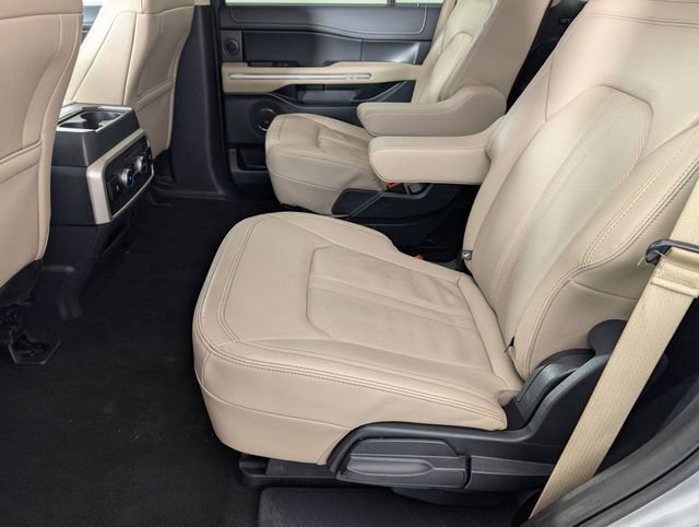 Used 2024 Ford Expedition Limited image 30