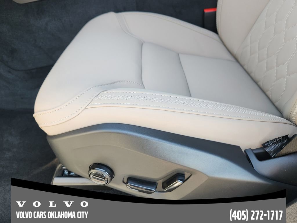 Used 2026 Volvo XC90 B5 Plus w/ Protection Package Premier image 23