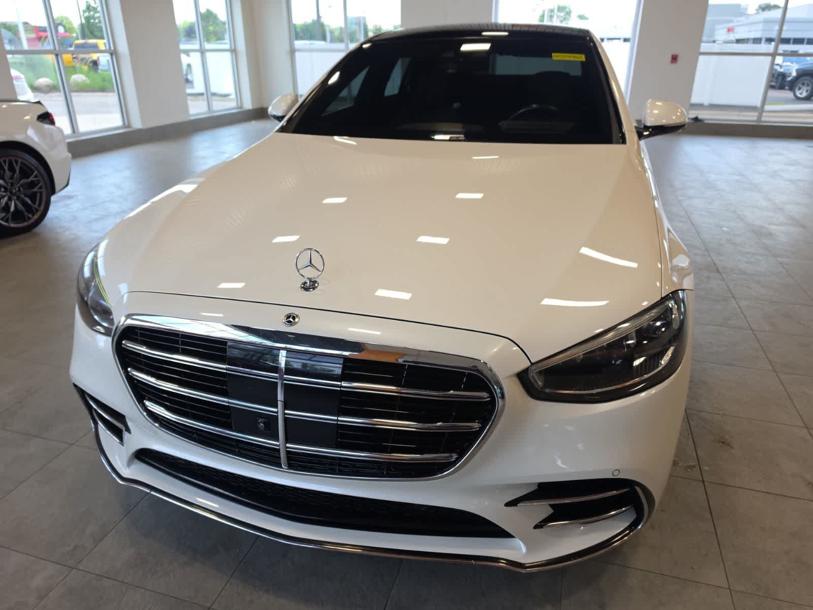 Used 2023 Mercedes-Benz S 580 4MATIC Sedan image 3