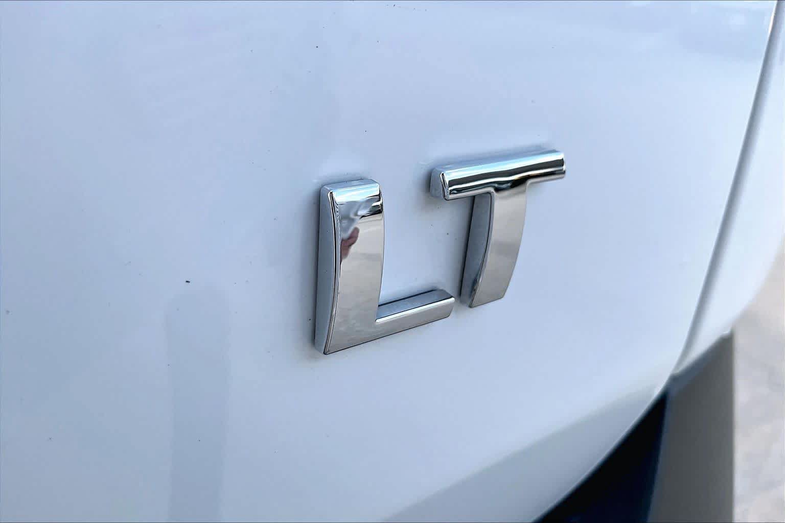 Used 2023 Chevrolet Traverse LT FWD image 9