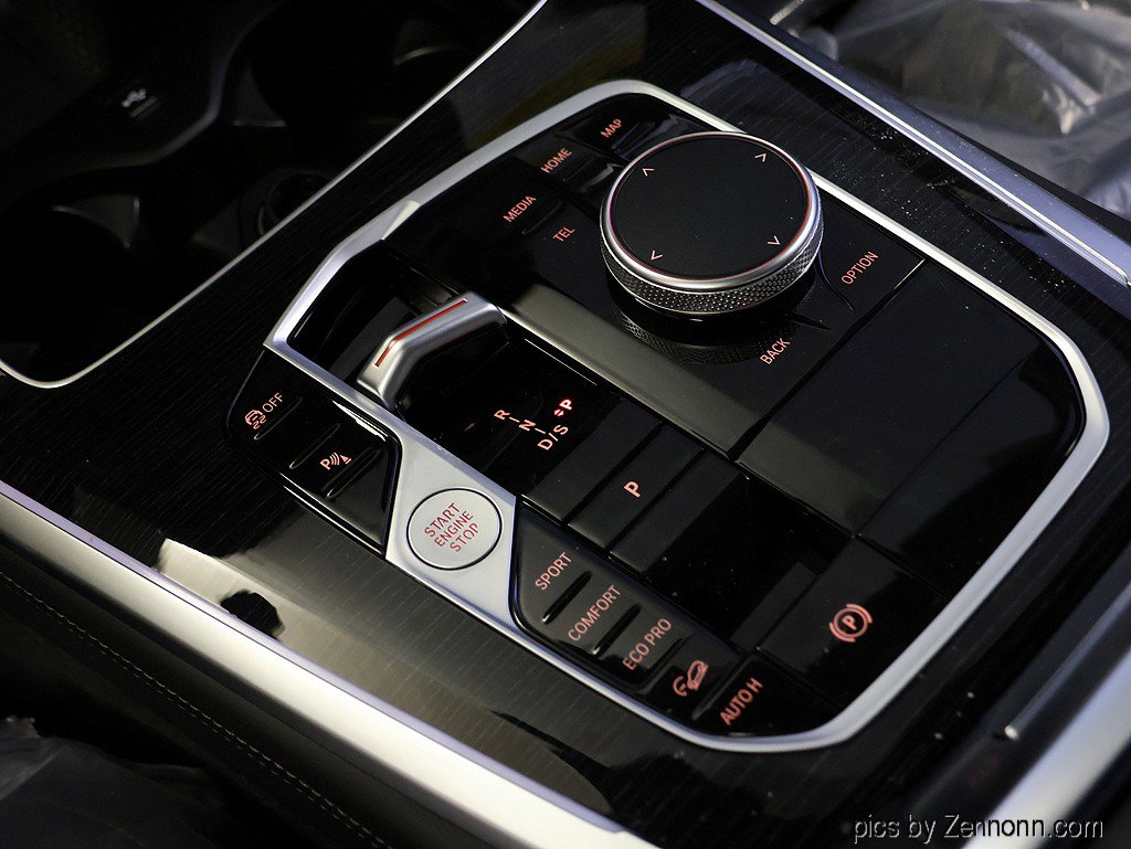 New 2026 BMW X5 xDrive40i w/ M Sport Package AWD/4WD image 26