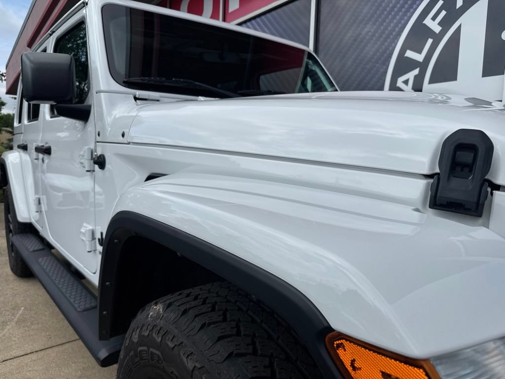 Used 2023 Jeep Wrangler Unlimited Sahara AWD/4WD image 2