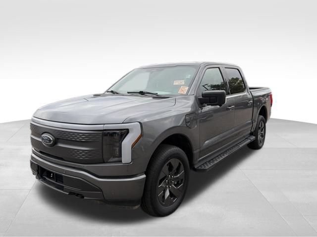 Used 2023 Ford F150 Lightning XLT w/ Equipment Group 312A High AWD/4WD image 16
