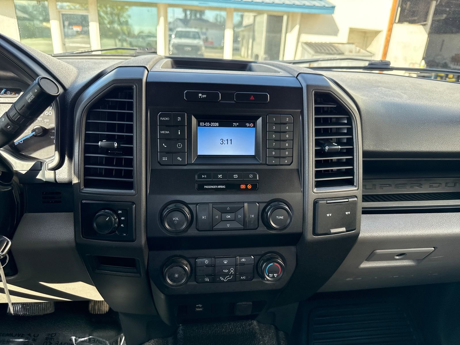 Used 2022 Ford F250 XL w/ Power Equipment Group image 18