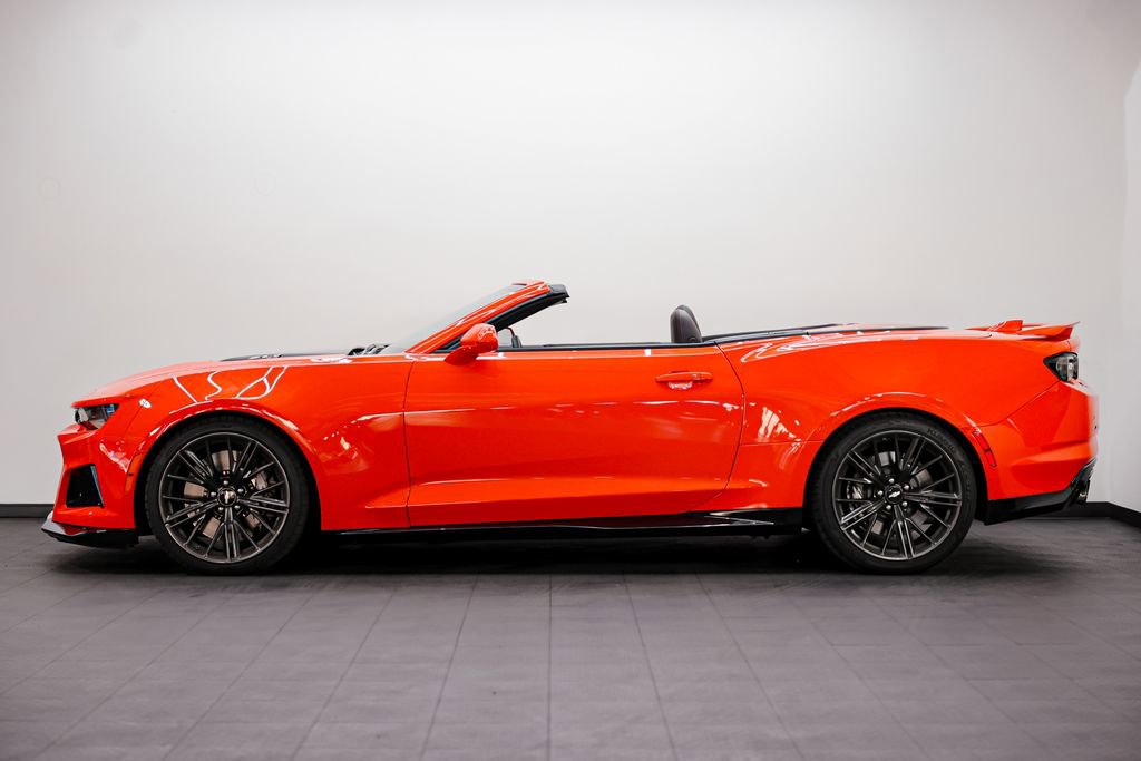 Used 2019 Chevrolet Camaro ZL1 RWD image 2