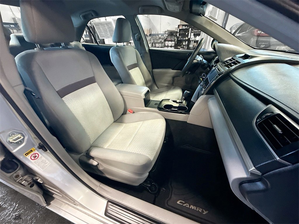 Used 2013 Toyota Camry LE image 26