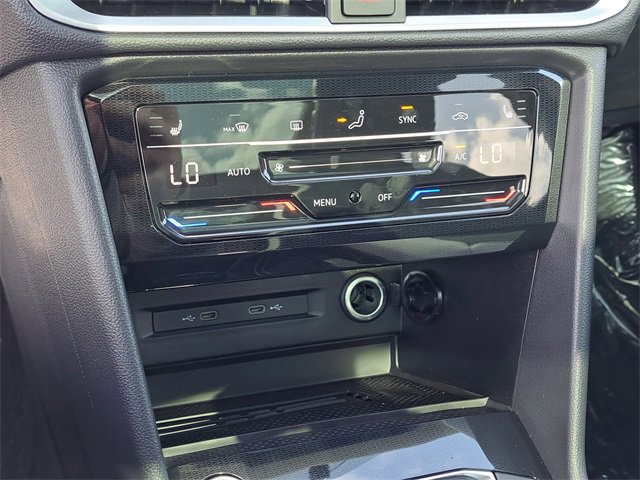 New 2025 Volkswagen Taos SE image 18