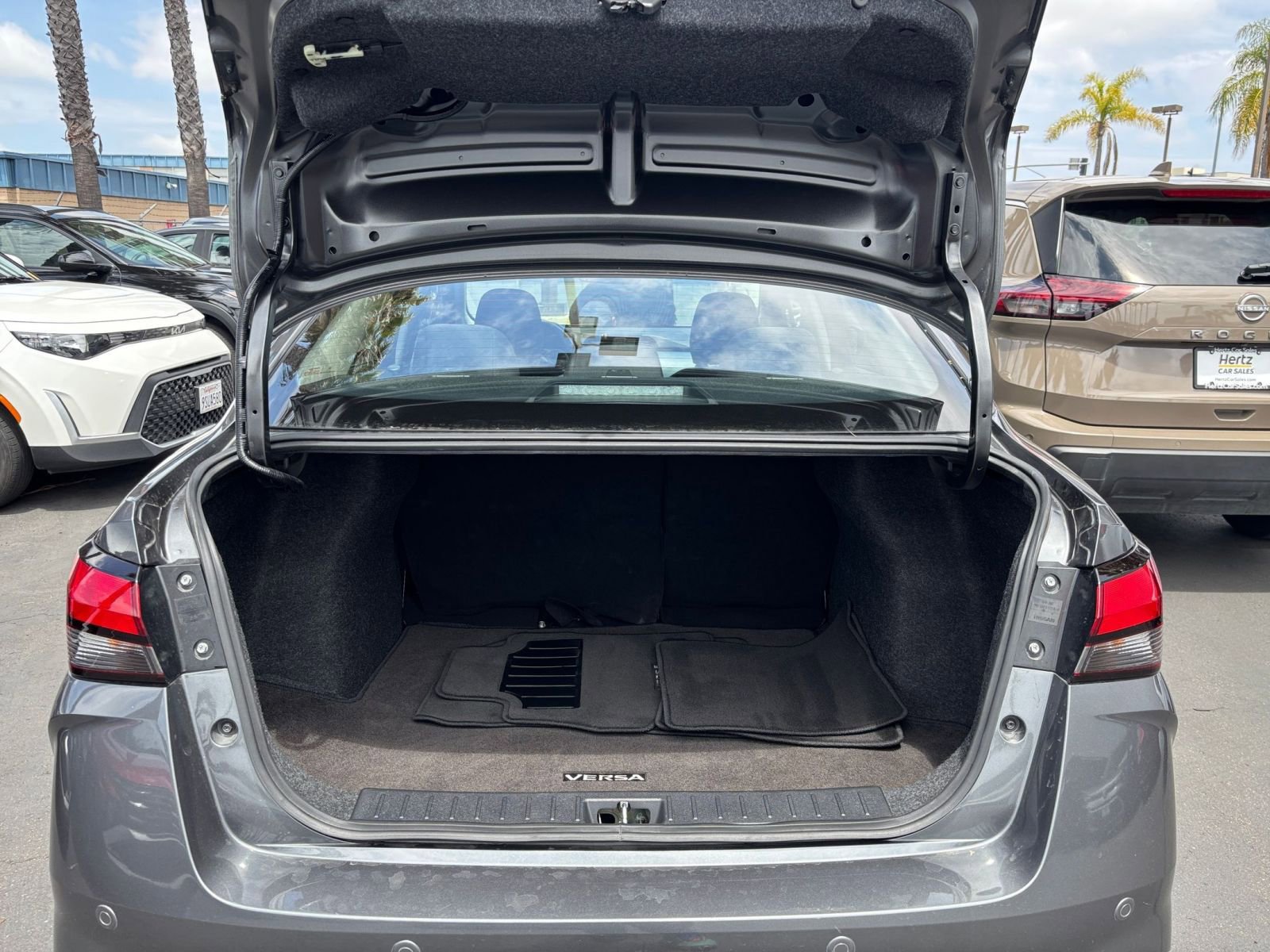 Used 2025 Nissan Versa SV FWD image 29