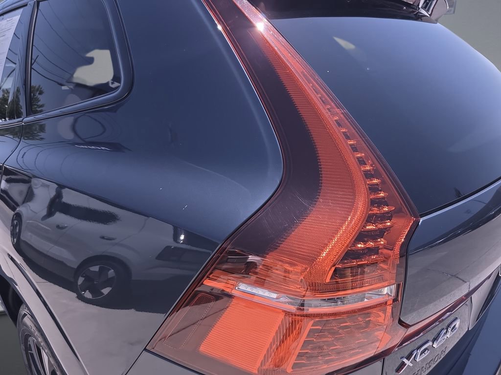 Certified 2025 Volvo XC60 B5 Core AWD/4WD image 37