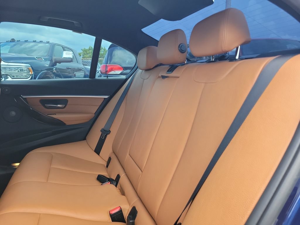 Used 2018 BMW 340i xDrive Sedan AWD/4WD image 11