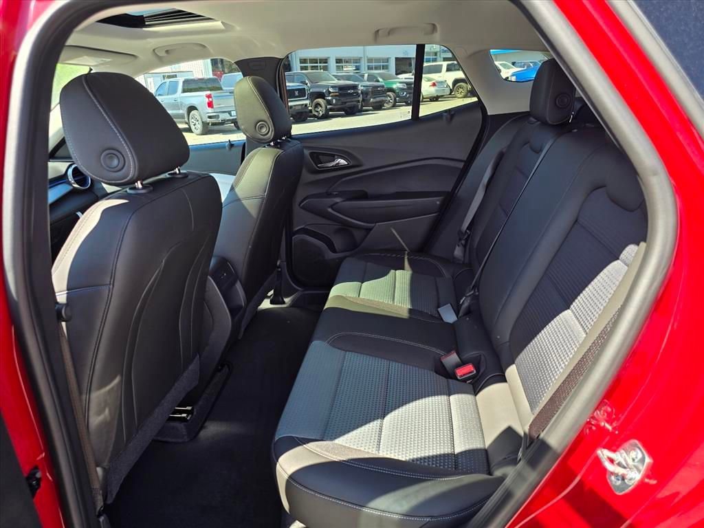 New 2026 Chevrolet Trax LT w/ Sunroof Package FWD image 11