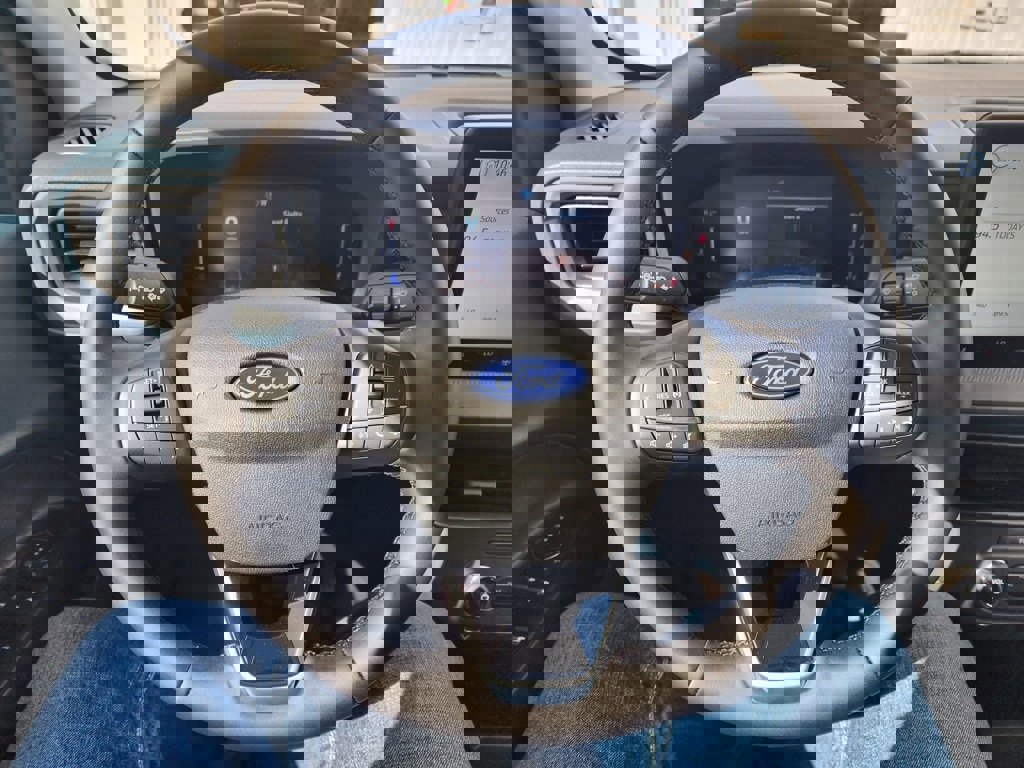 New 2025 Ford Maverick XLT w/ XLT Luxury Package image 16