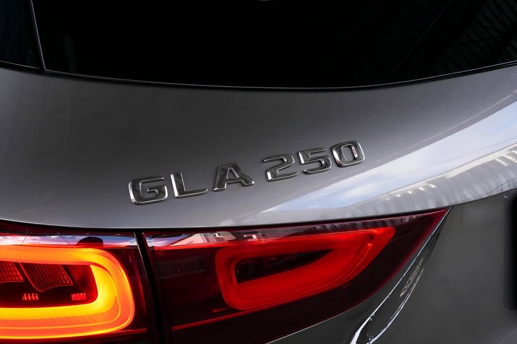 Used 2022 Mercedes-Benz GLA 250 4MATIC image 15